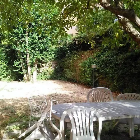 Lovely Close To Stores And Transportation Διαμέρισμα *